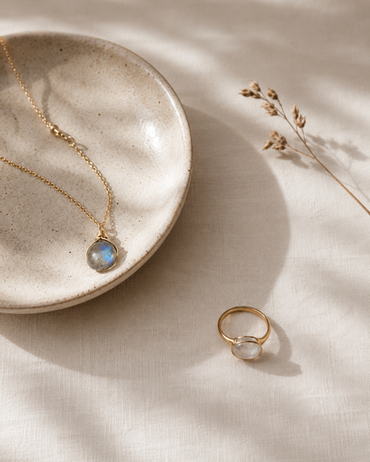How to Choose Grounding Jewelry for Everyday Wear