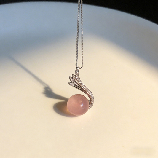 What Is Rose Quartz Jewelry? Meaning, Feel & Everyday Wear