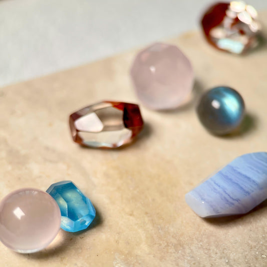 Why Natural Stones Look Different: Color, Inclusions & Natural Variation
