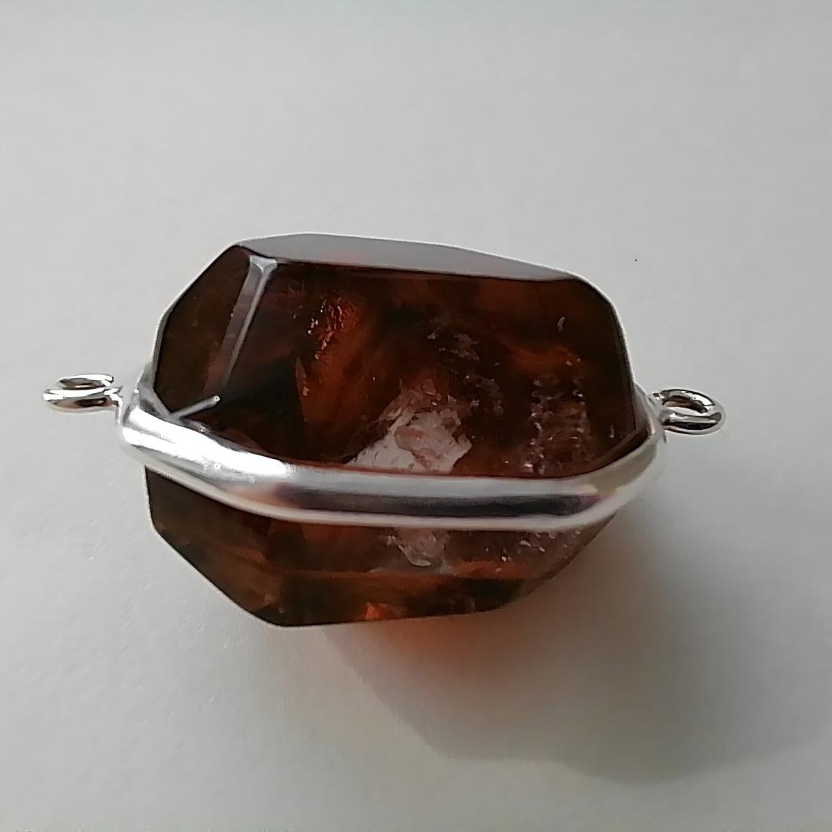 Hematoid Quartz pendant necklace close up1