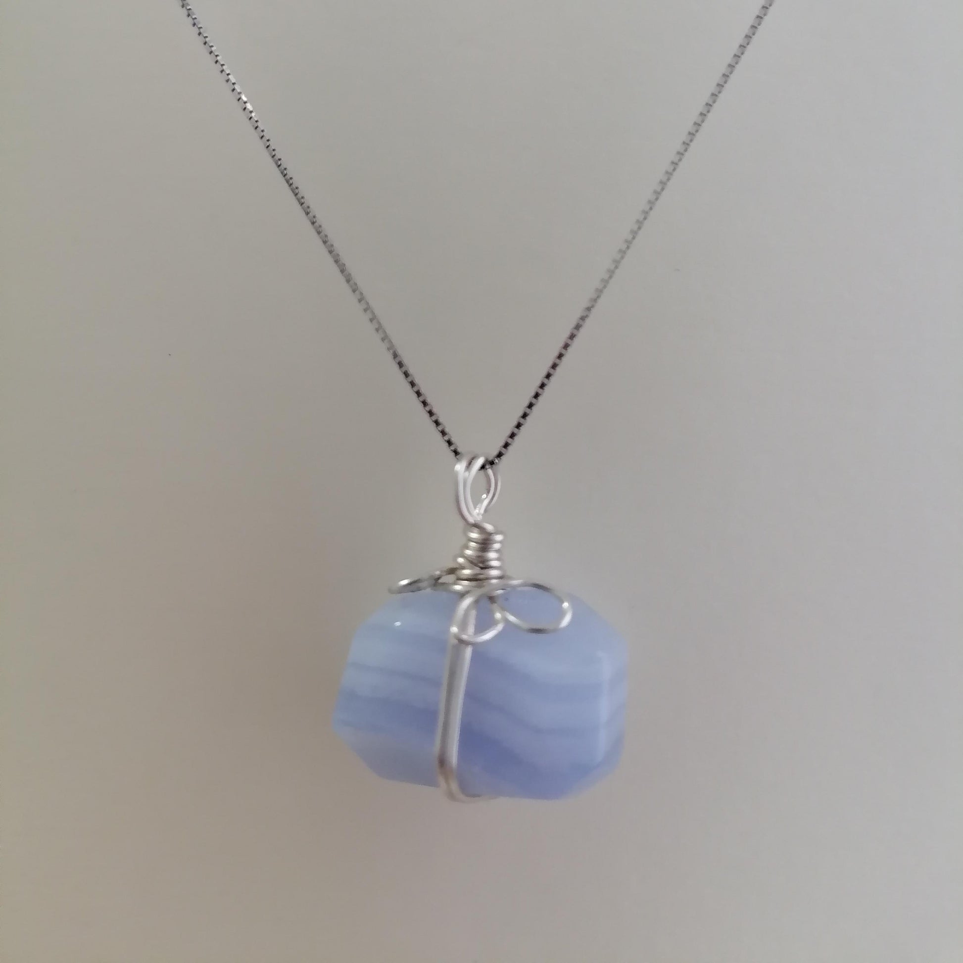 blue lace agate pendant necklace2