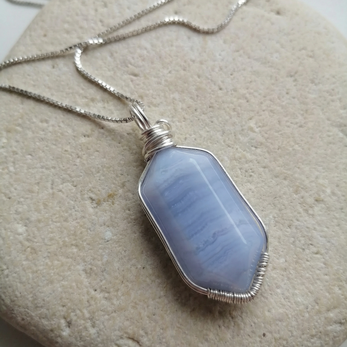 blue lace agate pendant necklace grounding1