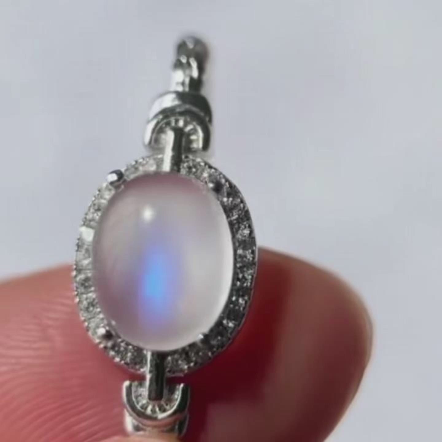 Quiet White · Moonstone Silver Bracelet