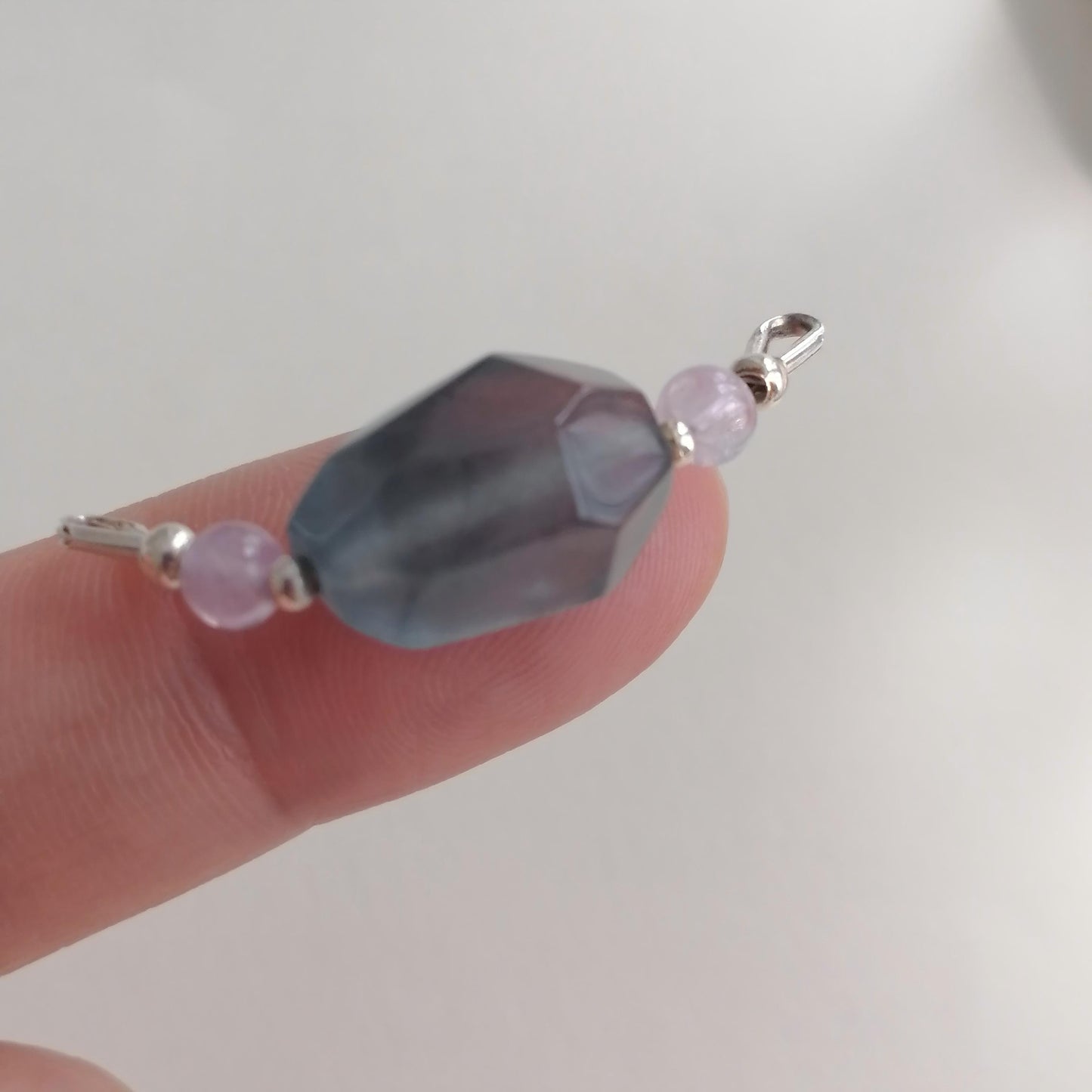 rabbit hair quartz natural stone pendant detail2